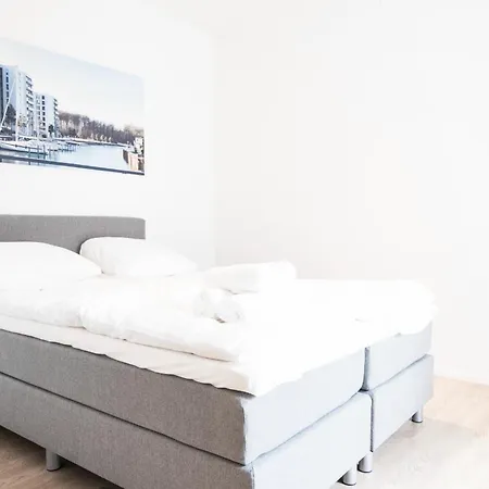 Modern Spacious 2-bed By The Harbour Lägenhet *